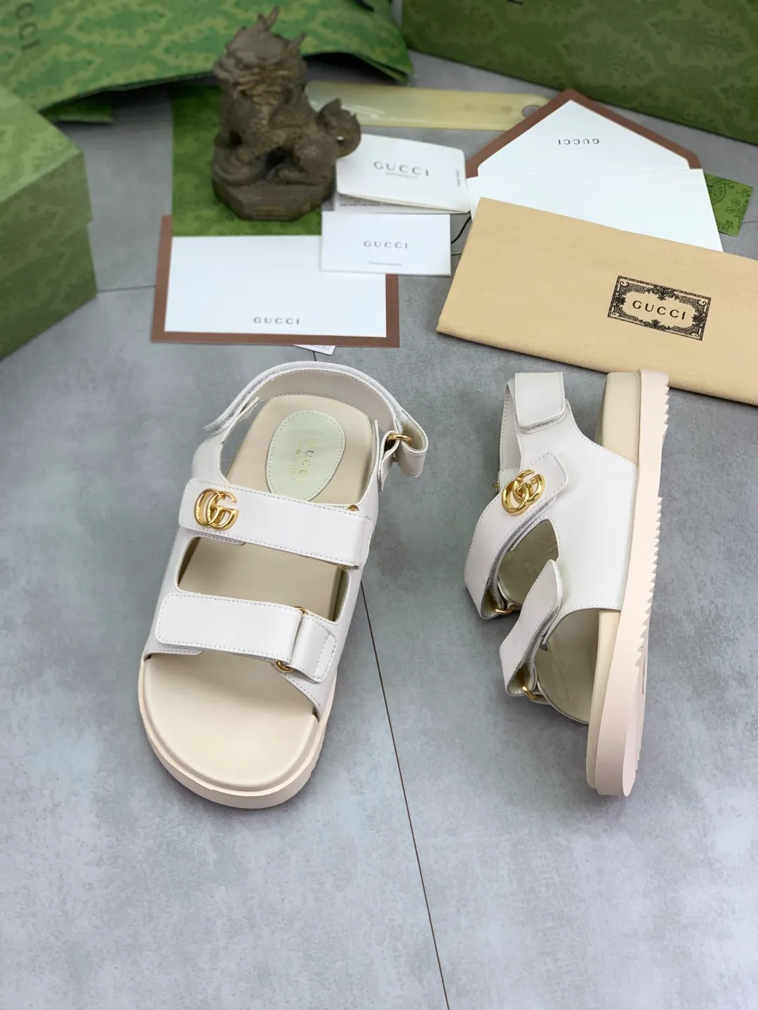 Men's Men's Shoes 💰P460💰【New Style】High Version 🎁🎁🎁 GUCCI New Year of the Snake casual slippers, original official website, perfect workmanship, transmitting a kind of noble luxury, sublimating its definition of luxury in Gucci's high-end extraordinary craftsmanship. Original Gucci double G combination outsole, code number: 35-45, complete package